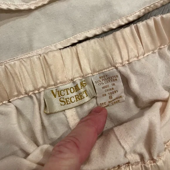 Vintage Victoria’s Secret Gold label 2 piece pajama set - Picture 9 of 12